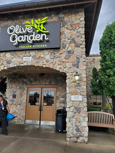 Shopping Mall «Parkway Centre-North Shopping Center», reviews and photos, 1656 Stringtown Rd, Grove City, OH 43123, USA