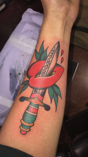 Tattoo Shop «Area 54 Tattoos», reviews and photos, 101 Crossings E # 6, Peachtree City, GA 30269, USA