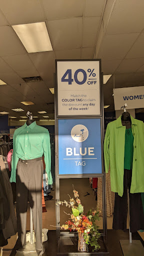 Thrift Store «Goodwill Industries Store & Donation Center», reviews and photos, 380 Saw Mill River Rd, Elmsford, NY 10523, USA