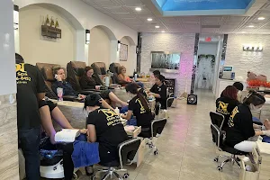 D N Nails Spa image