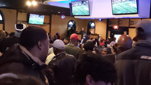 Bar & Grill «Crowne Sports Bar & Grill», reviews and photos, 7075 Jimmy Carter Blvd, Norcross, GA 30092, USA