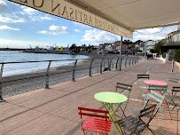 Atmosphère du Restaurant de sundae Secrets de Glaces à Saint-Cyr-sur-Mer - n°2