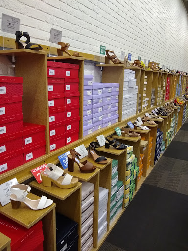 Shoe Store «DSW Designer Shoe Warehouse», reviews and photos, 7896 Dublin Blvd, Dublin, CA 94568, USA