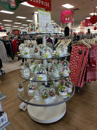 Department Store «Marshalls & HomeGoods», reviews and photos, 4950 Hadley Center Dr, South Plainfield, NJ 07080, USA