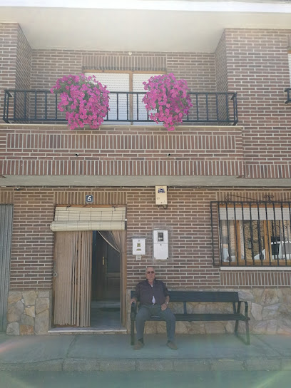 Información y opiniones sobre Ausente de Toral De Los Guzmanes