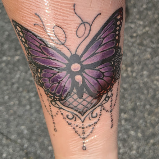 Tattoo Shop «Spirit Gallery Tattoo», reviews and photos, 207 Bank St, New London, CT 06320, USA