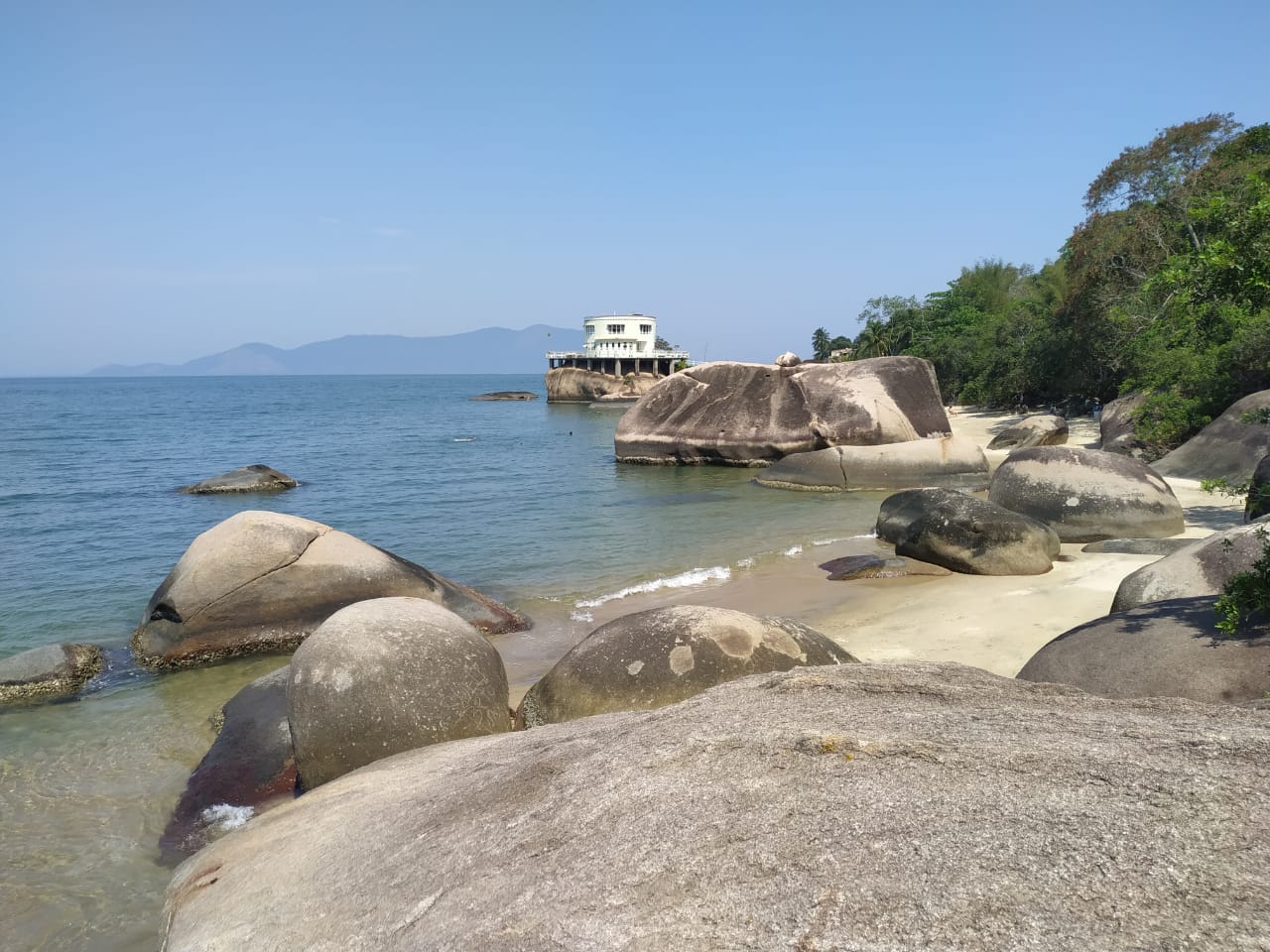 Foto di Praia de Filgueiras con una superficie del sabbia beige