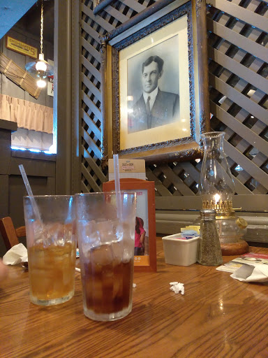 American Restaurant «Cracker Barrel Old Country Store», reviews and photos, 1134 Woodruff Rd, Greenville, SC 29607, USA