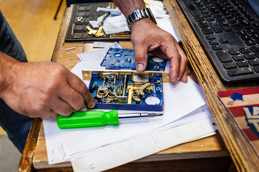 Key Duplication Service «Admiral Lock & Key Company», reviews and photos, 37-17 Broadway, Astoria, NY 11103, USA