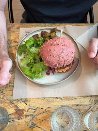 Hamburger végétarien du Restaurant végétalien La Clairière à Lille - n°6