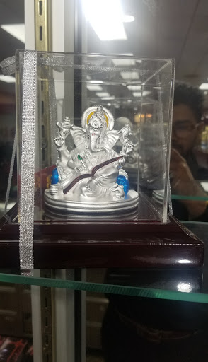 Jewelry Store «Aabhushan Jewelers», reviews and photos, 155 Wood Ave, Edison, NJ 08820, USA