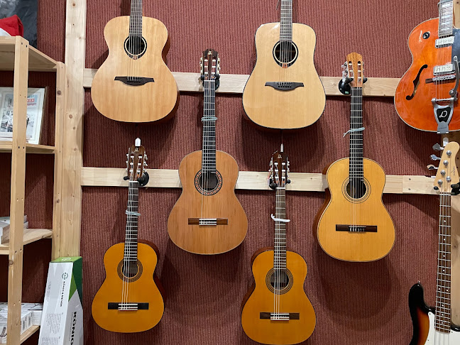 Opinii despre Rockschmitte Lyss în Biel - Musikgeschäft