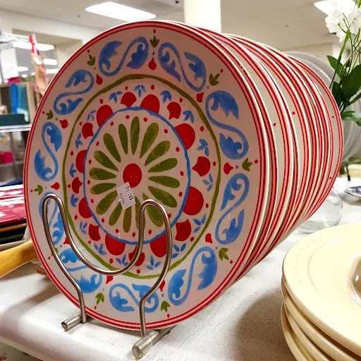 Thrift Store «Beverly Bootstraps Thrift Shop», reviews and photos