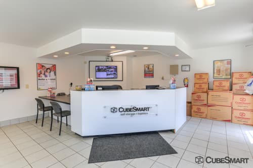 Self-Storage Facility «CubeSmart Self Storage», reviews and photos, 3831 Redwing Cir, Decatur, GA 30032, USA