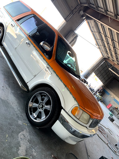 Auto Body Shop «Maaco Collision Repair & Auto Painting», reviews and photos, 7105 N 51st Ave #5, Glendale, AZ 85301, USA