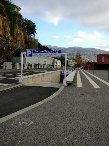 Avaliações doEstacionamento Praça CR7 em Funchal - Estacionamento