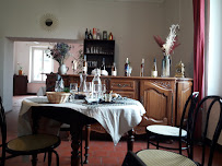 Atmosphère du Restaurant français Les Saladelles à Arles - n°2
