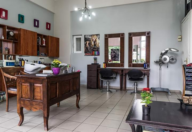 Αξιολογήσεις για το Κομμωτήριο χάρις στην Γέρακας - Κουρείο