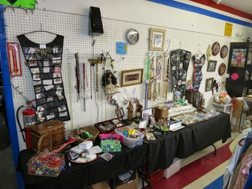 Thrift Store «The Kindness Wave Foundation Thrift Store», reviews and photos, 6210 Seminole Blvd, Seminole, FL 33772, USA