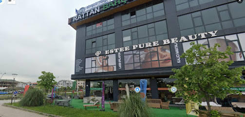 Estee Pure Beauty