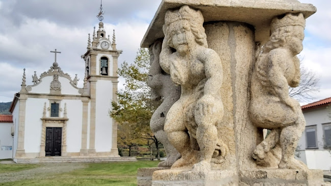 Cruzeiro de Rôge - Igreja