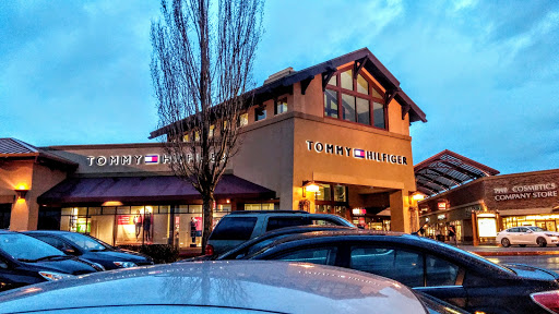 Clothing Store «Tommy Hilfiger», reviews and photos, 1001 N Arney Rd, Woodburn, OR 97071, USA
