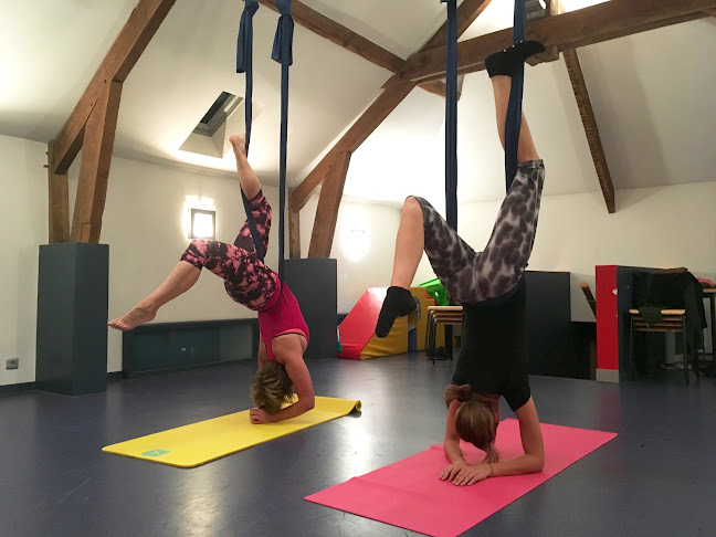 école de yoga aérien - Yoga studio