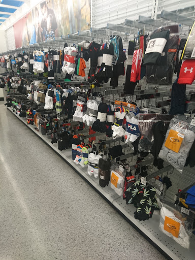 Clothing Store «Ross Dress for Less», reviews and photos, 16250 Paramount Blvd, Paramount, CA 90723, USA