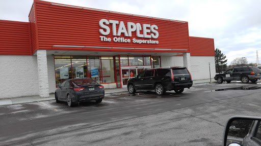 Office Supply Store «Staples», reviews and photos, 335 Haggerty Rd, Walled Lake, MI 48390, USA