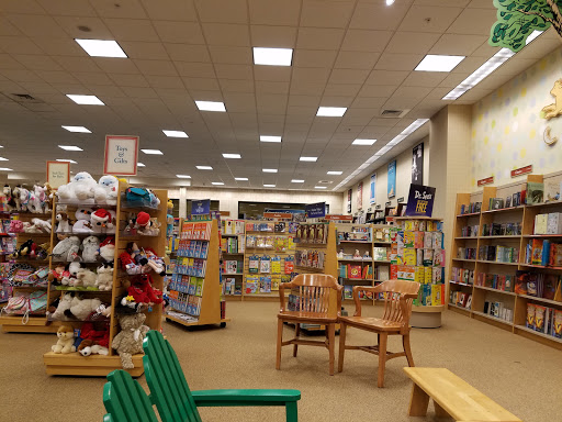 Book Store Barnes Noble Reviews And Photos 180 Nj 35
