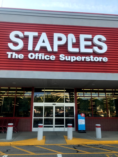 Office Supply Store «Staples», reviews and photos, 163 Highland Ave, Needham, MA 02494, USA