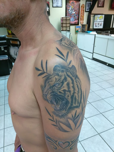 Tattoo Shop «Unlimited Tattoo», reviews and photos, 359 S Irwindale Ave, Azusa, CA 91702, USA