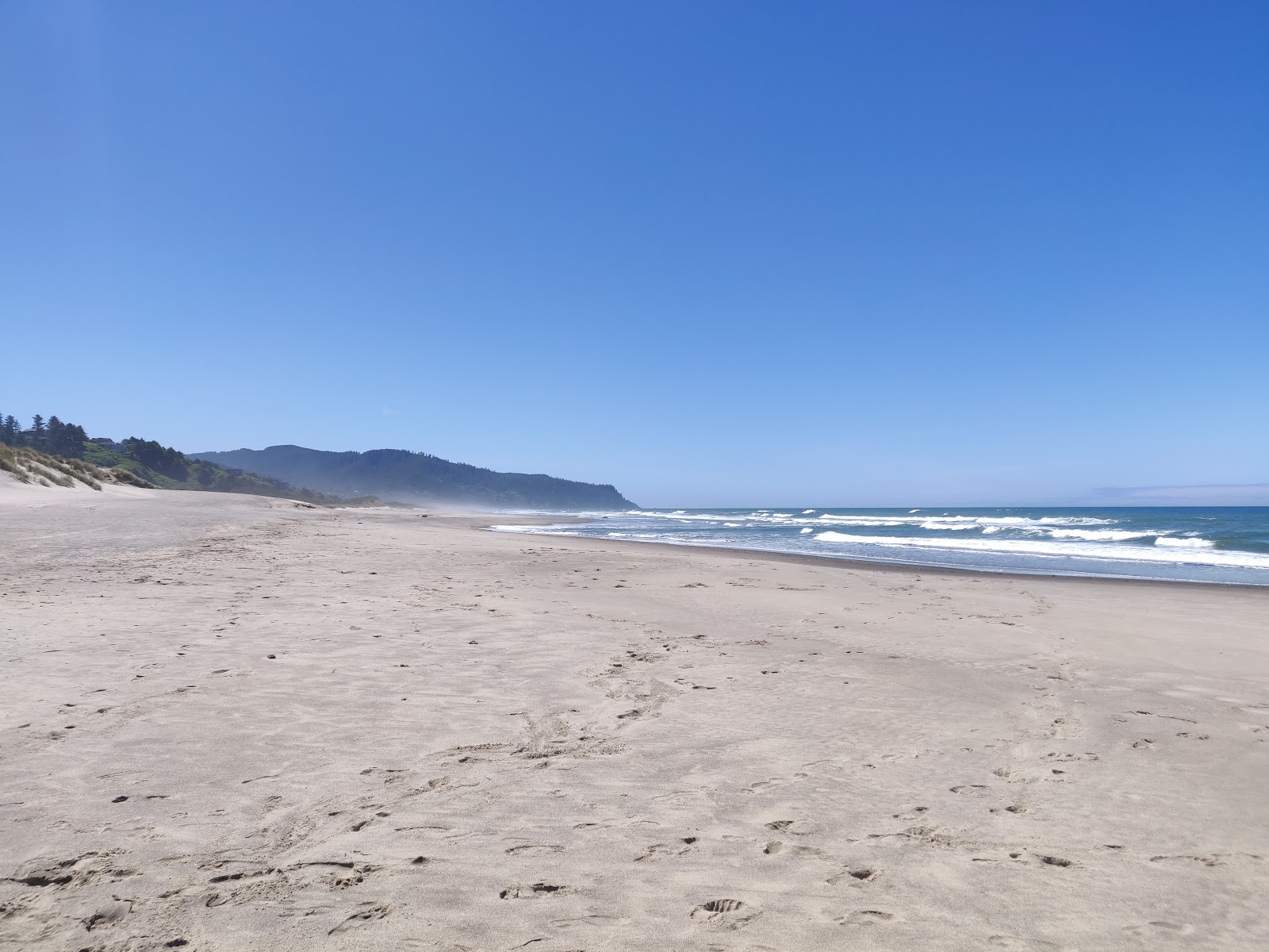 Winema Road Beach'in fotoğrafı düz ve uzun ile birlikte