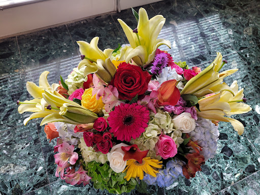 Florist «FLOWERS & GIFTS IN HAUPPAUGE/OAKDALE FLOWERS», reviews and photos, 110 Motor Pkwy, Hauppauge, NY 11788, USA
