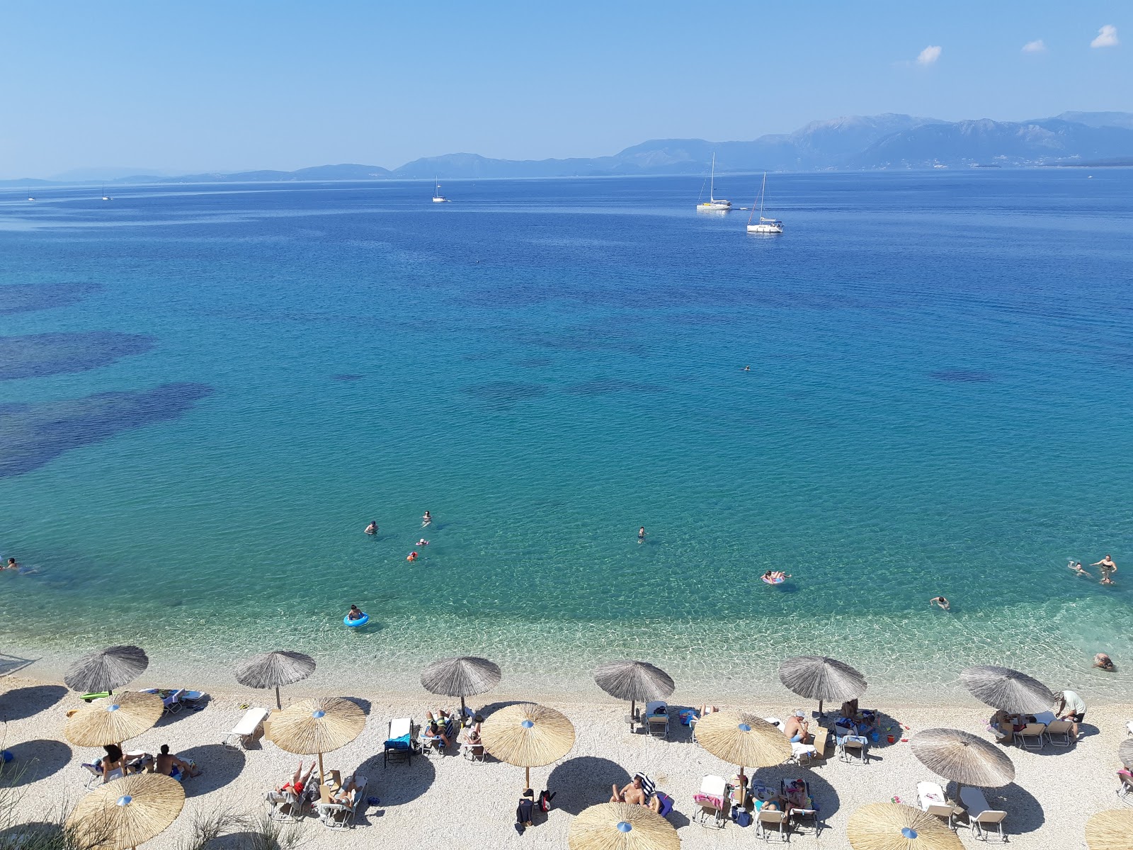 Photo de Plage de Vathiavaly II avec micro baie