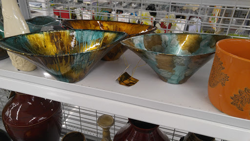 Clothing Store «Ross Dress for Less», reviews and photos, 7511 Lemont Rd, Darien, IL 60561, USA