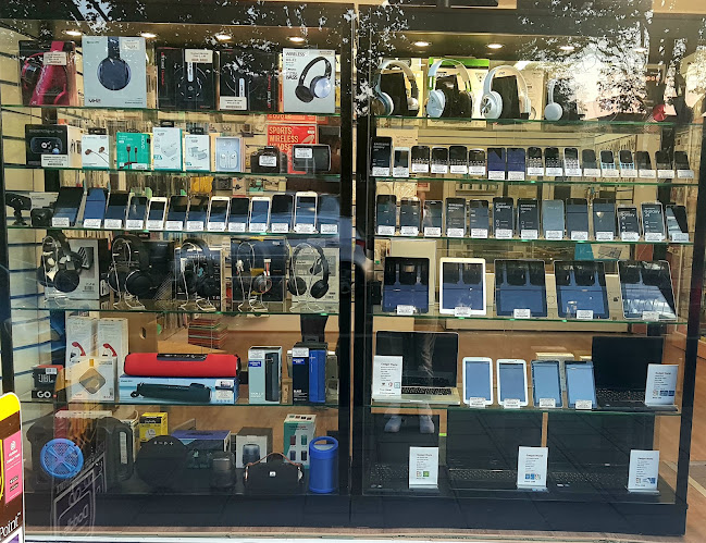 Reviews of Gadget World in London - Cell phone store