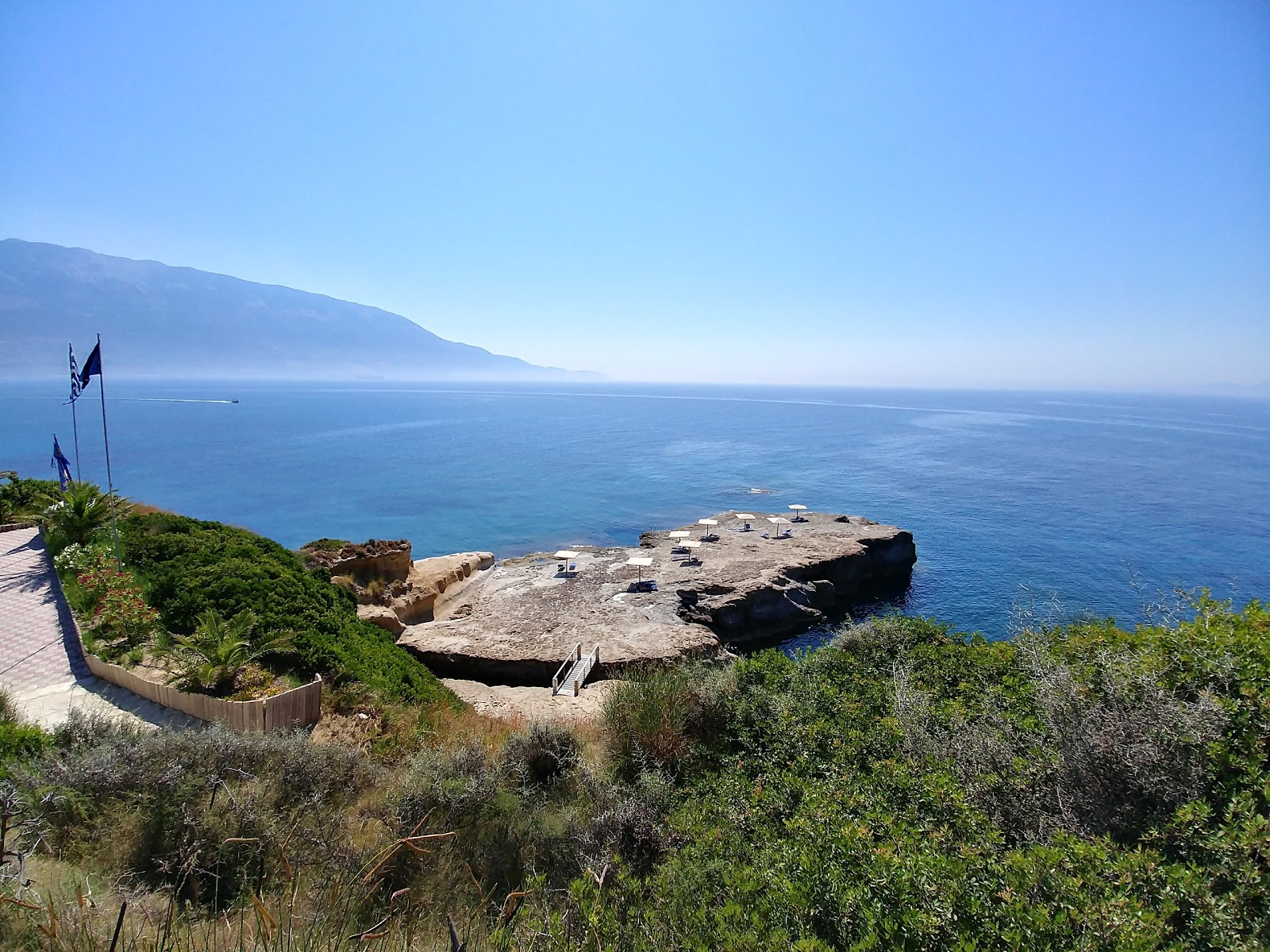 Amandakis beach的照片 带有岩石覆盖表面
