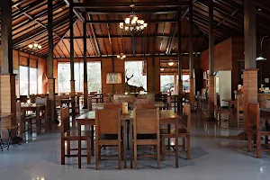 Bawangan Bromo Hotel & Resto image