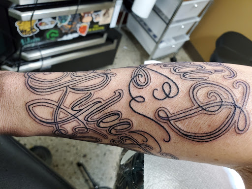 Tattoo Shop «Lucky Strike Tattoo and Body Piercing», reviews and photos, 115 E Broad St Ste 100, Quakertown, PA 18951, USA