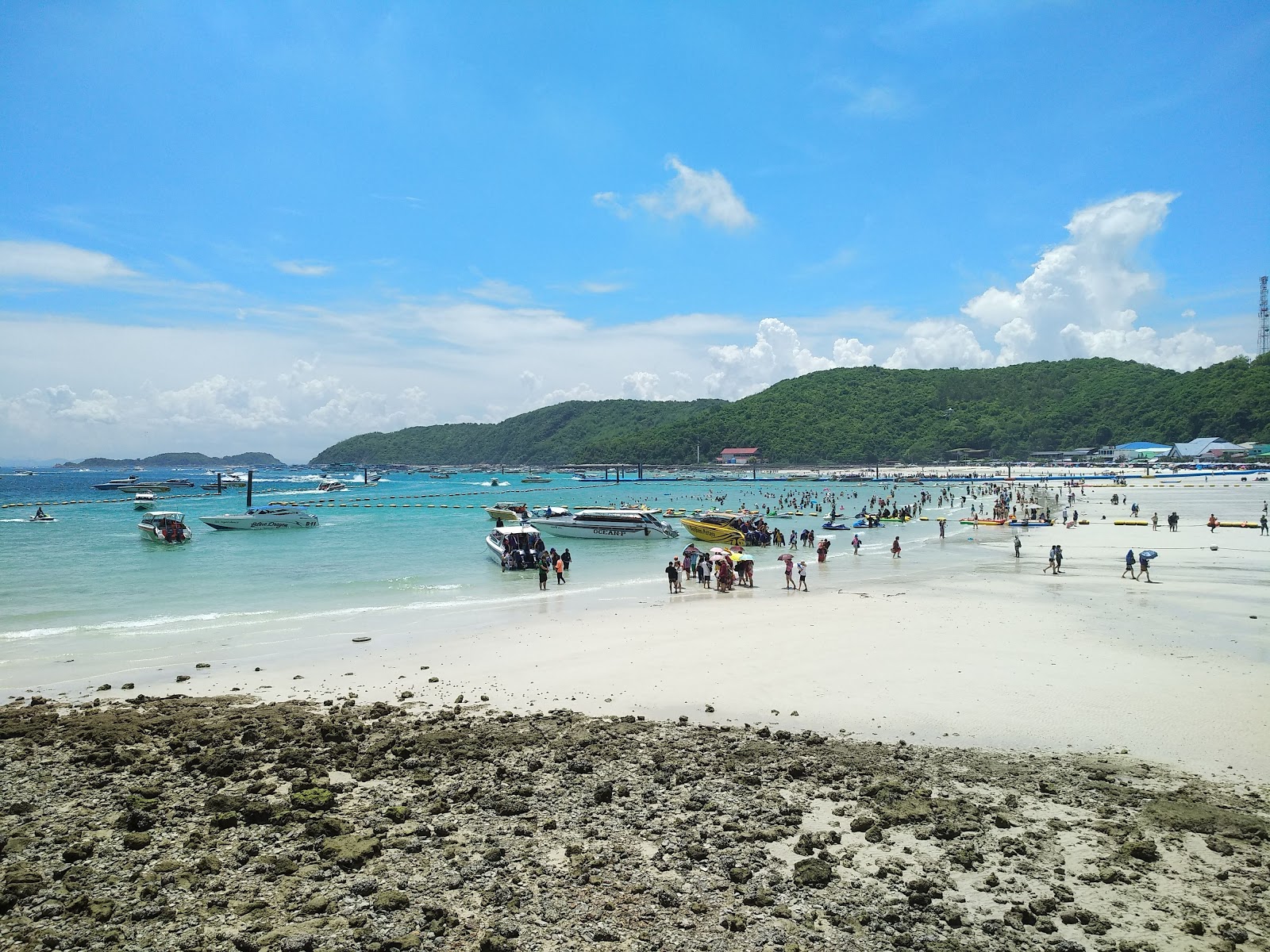 Tawaen Beach'in fotoğrafı imkanlar alanı