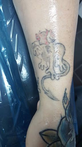 Tattoo Shop «Liberty Tattoo Inc», reviews and photos, 1027 N Milwaukee Ave, Libertyville, IL 60048, USA