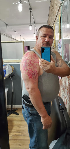 Tattoo Shop «Symbolic Tattoo», reviews and photos, 551 W Douglas Ave, Wichita, KS 67201, USA