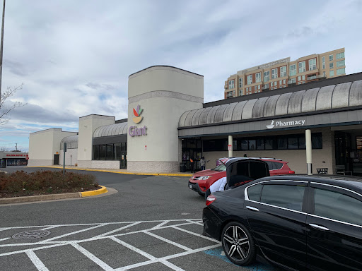 Grocery Store «Giant Food», reviews and photos, 3480 S Jefferson St, Falls Church, VA 22041, USA