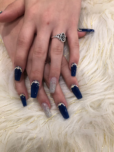 Sky Nails & Spa