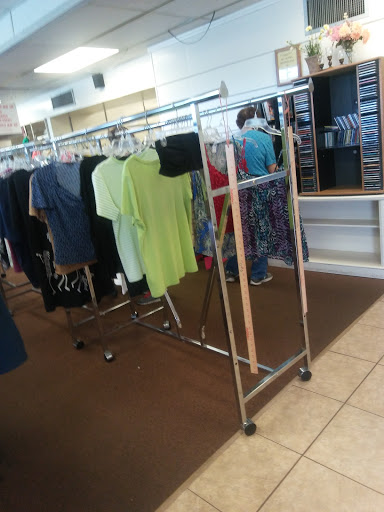 Thrift Store «Salvation Army Thrift Store», reviews and photos, 120 NW 10th St, Ocala, FL 34475, USA