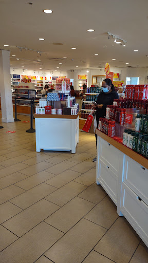Beauty Supply Store «Bath & Body Works», reviews and photos, 111 Nut Tree Rd, Vacaville, CA 95687, USA