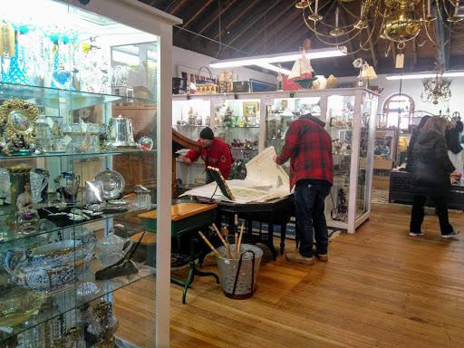 Shopping Mall «Aquidneck Shopping Centre», reviews and photos, 77 E Main Rd, Middletown, RI 02842, USA