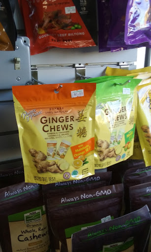 Vitamin & Supplements Store «Life Spring Health Foods», reviews and photos, 1463 W Webster Ave, Chicago, IL 60614, USA