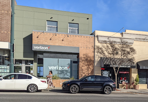 Cell Phone Store «Verizon Authorized Retailer - Wireless Plus South Pasadena», reviews and photos, 816 Fair Oaks Ave, South Pasadena, CA 91030, USA